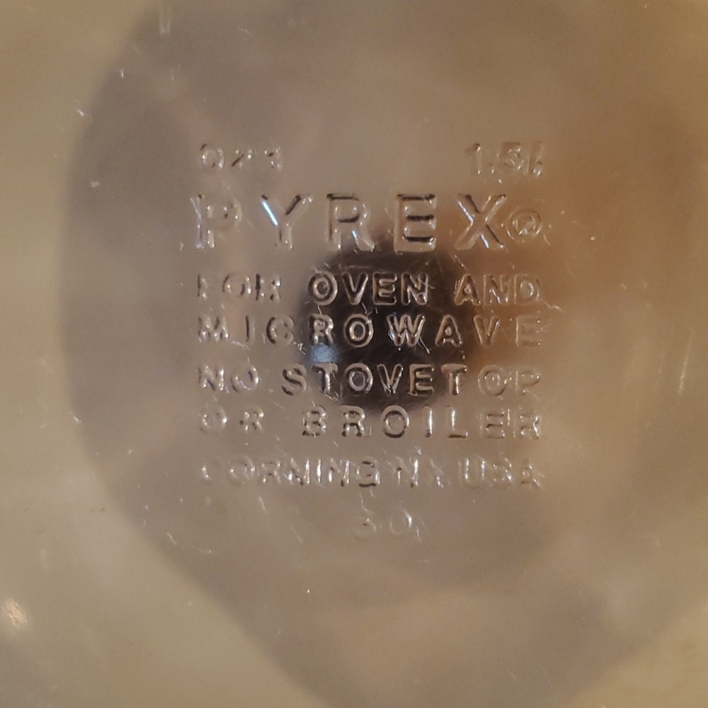 Vintage Pyrex - Picture 3 of 3